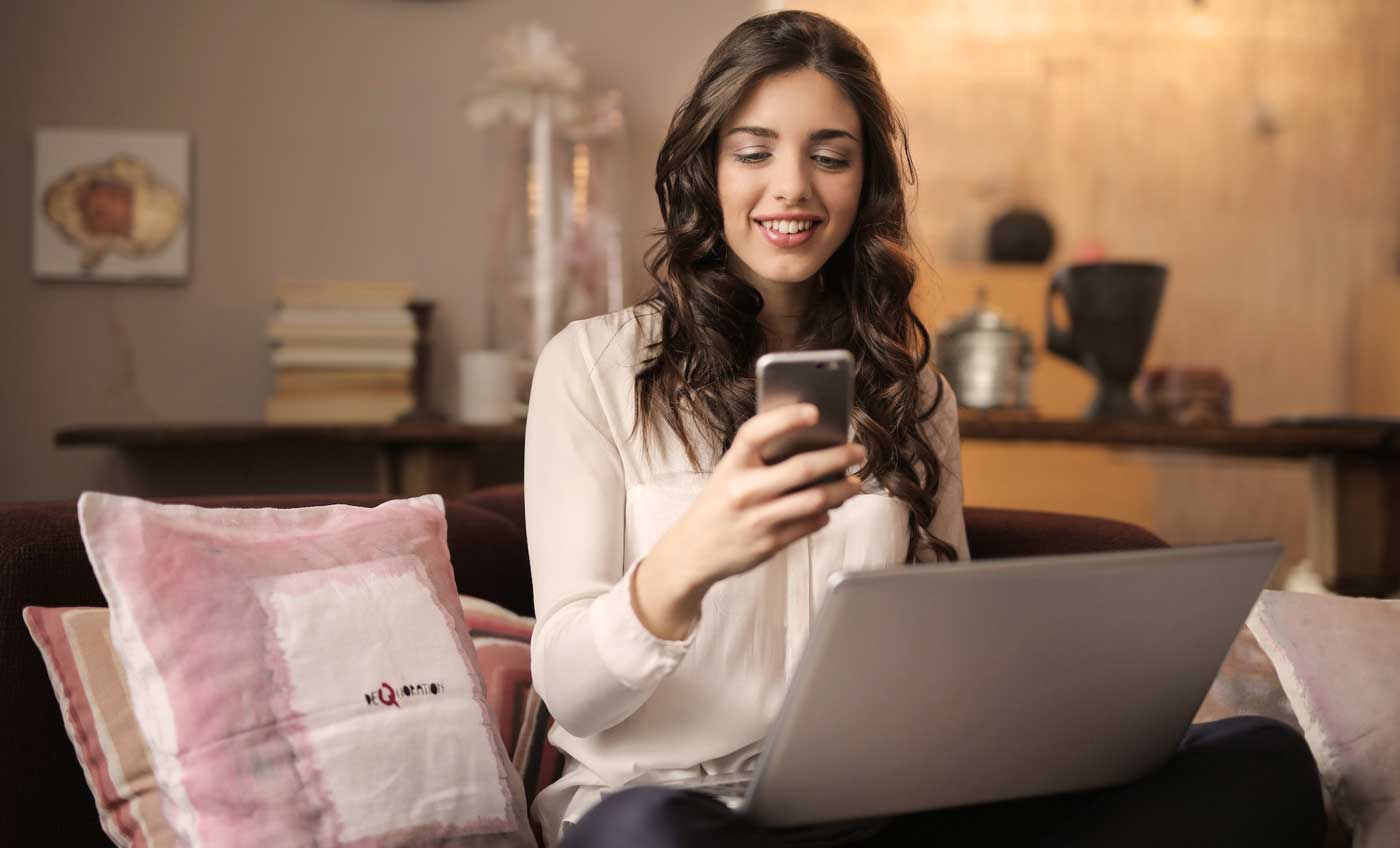woman-at-computer-2